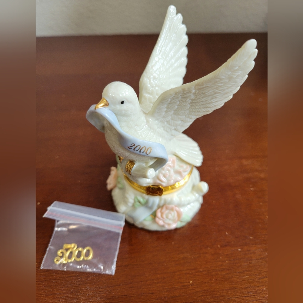 Lenox Treasures The Millenium Of Peace Treasure Box W/ Y2K Pendant